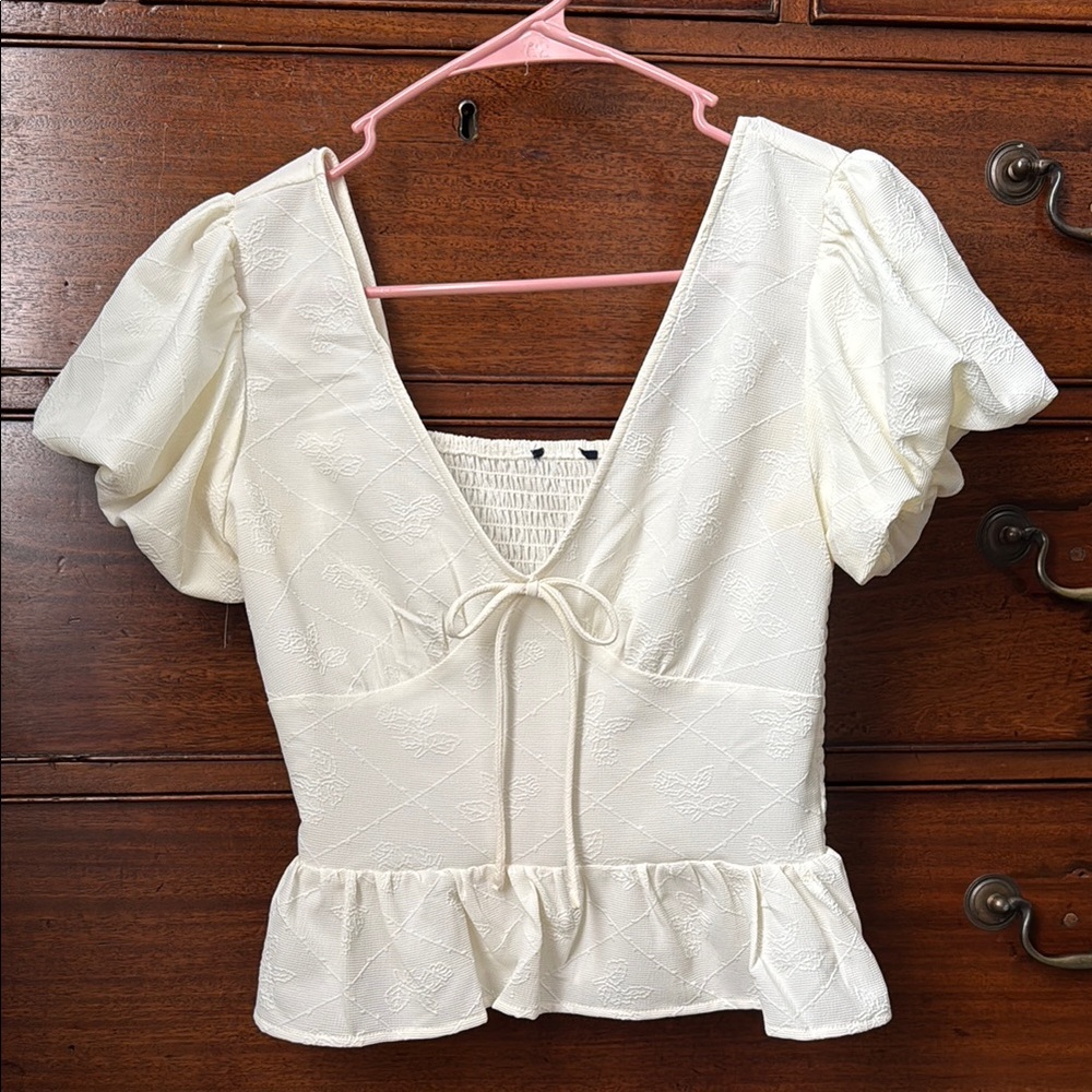 Cream/ White Puff Sleeve blouse top